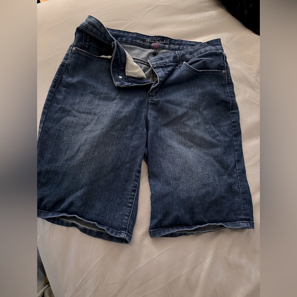Bermuda jean shorts